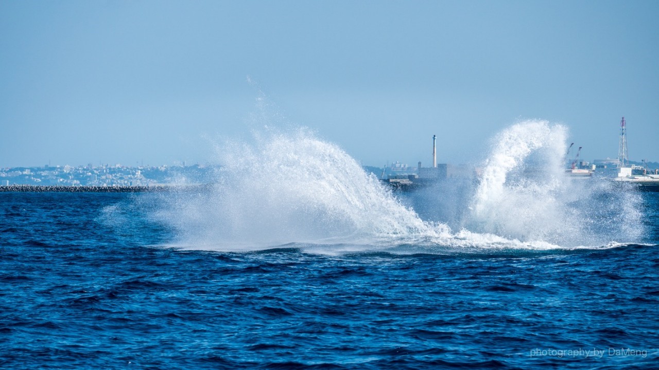 迫力の水しぶき！